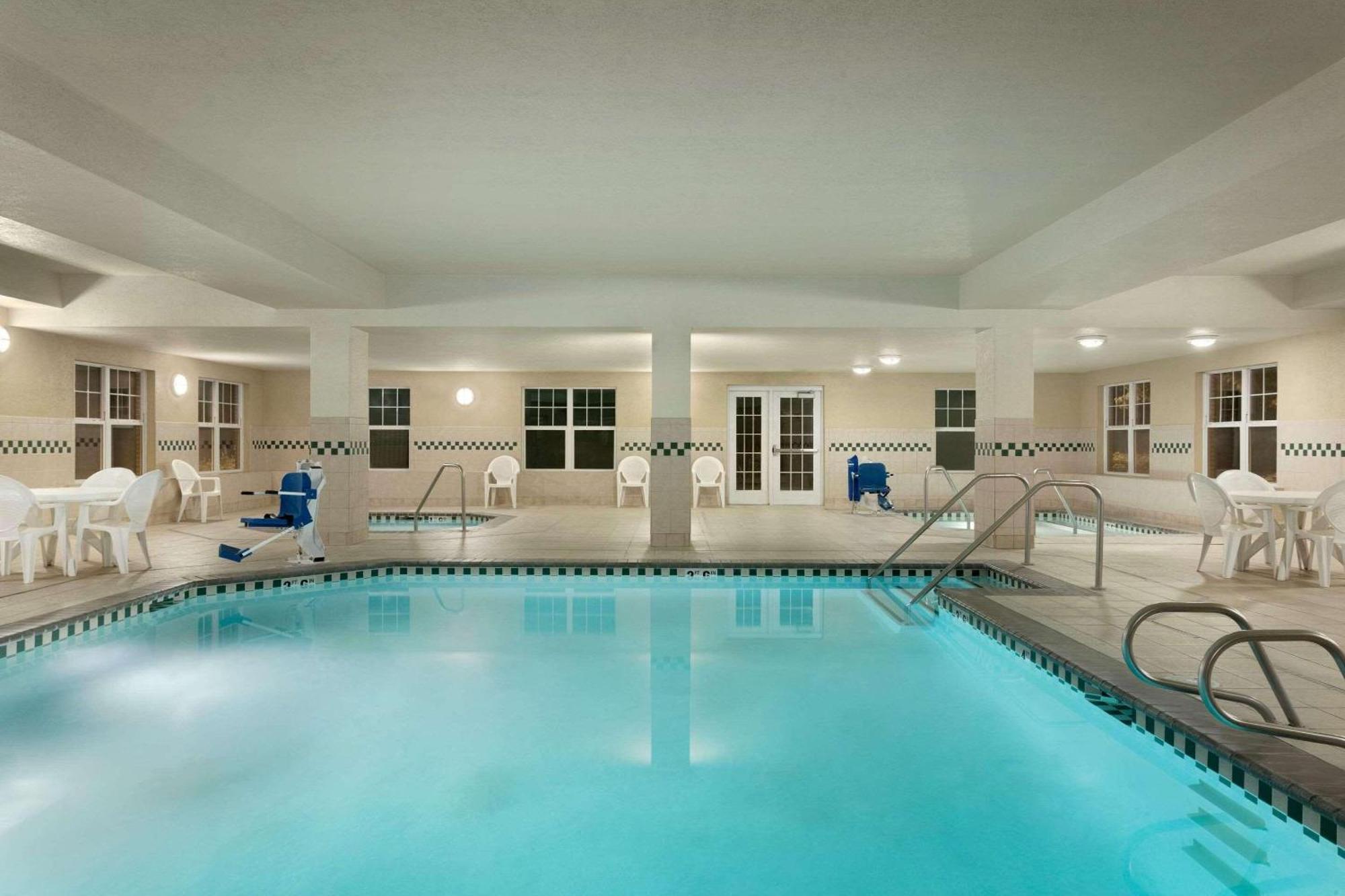 Country Inn & Suites By Radisson, Boise West - Меридиан Экстерьер фото